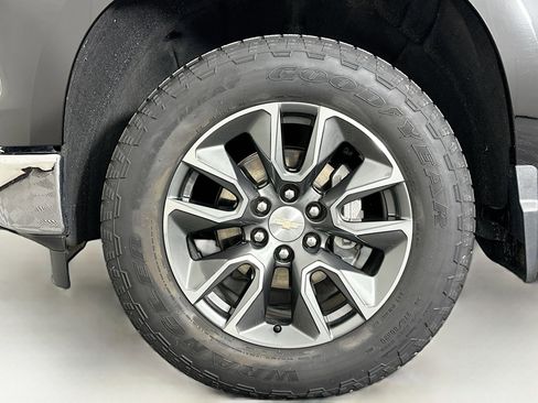 Used 2023 Chevrolet Silverado 1500 LT image 11