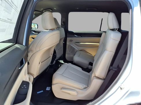 New 2026 Jeep Grand Cherokee L Limited AWD/4WD image 25