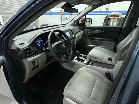 Used 2019 Honda Pilot LX image 29