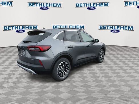 New 2026 Ford Escape SE w/ PHEV Premium Package FWD image 8
