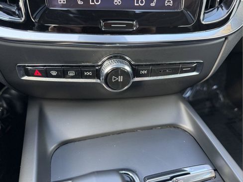 Used 2024 Volvo S60 B5 Core FWD image 9