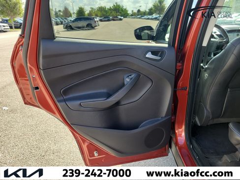 Used 2019 Ford Escape SE FWD image 14