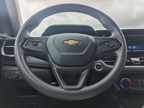 Used 2025 Chevrolet TrailBlazer LT AWD/4WD image 21