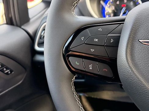 New 2026 Chrysler Pacifica Select AWD/4WD image 11