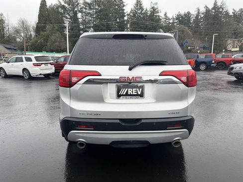 Used 2017 GMC Acadia SLT image 4