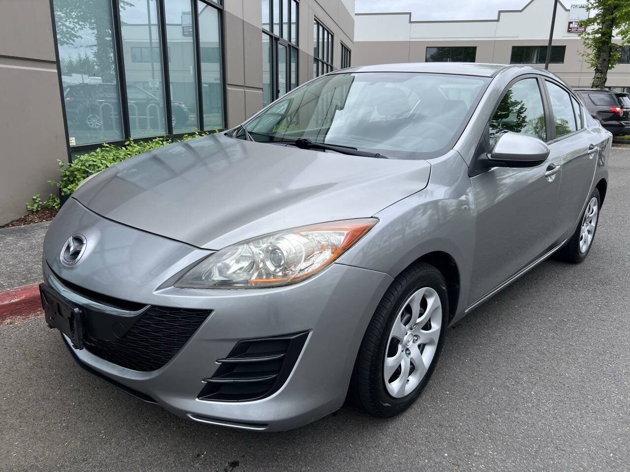 Used 2010 MAZDA MAZDA3 i Sport FWD image 1