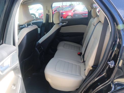Certified 2024 Ford Edge SEL w/ Convenience Package AWD/4WD image 12