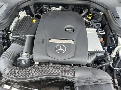Used 2018 Mercedes-Benz GLC 300 w/ Premium Package image 23
