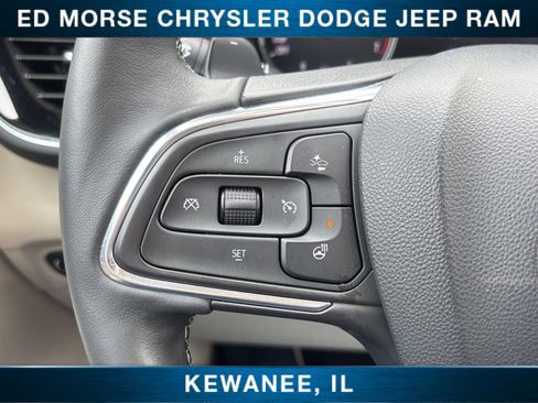 Used 2023 Buick Envision Avenir image 25