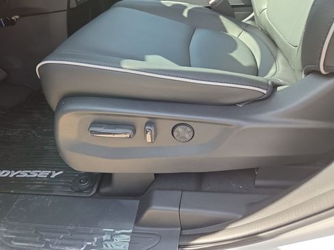 New 2026 Honda Odyssey Touring image 15