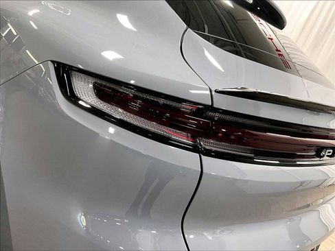 New 2026 Porsche Cayenne image 34