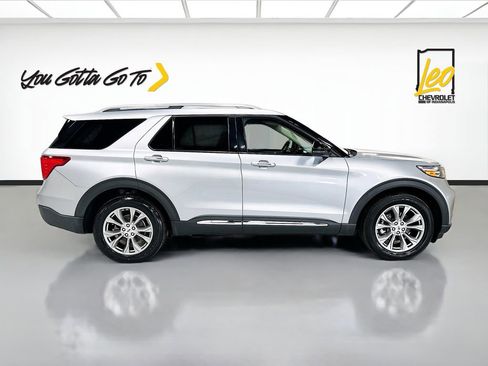 Used 2022 Ford Explorer Limited w/ Equipment Group 301A image 4