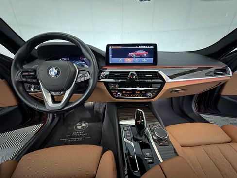 Certified 2023 BMW 530i xDrive w/ Convenience Package image 12
