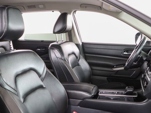 Used 2023 Nissan Pathfinder SL w/ Lighting Package (N92) FWD image 27