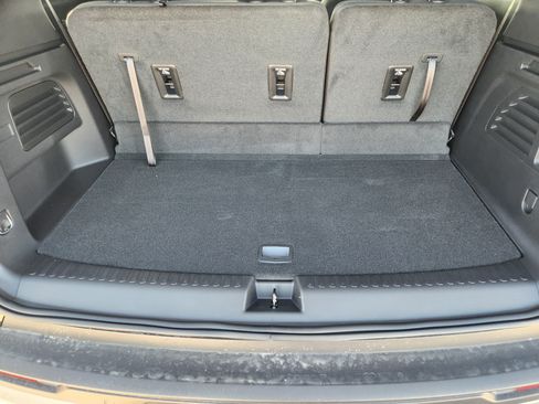 New 2026 Chevrolet Traverse LT w/ Sun and Wheel Package FWD image 25