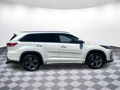 Used 2019 Toyota Highlander Limited Platinum AWD/4WD image 7