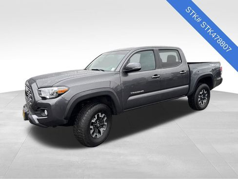 Used 2022 Toyota Tacoma TRD Off-Road w/ Technology Package image 3