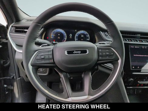 Used 2025 Jeep Grand Cherokee Laredo X w/ Luxury Tech Group I AWD/4WD image 12