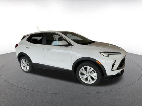 Used 2025 Buick Encore GX Preferred image 2