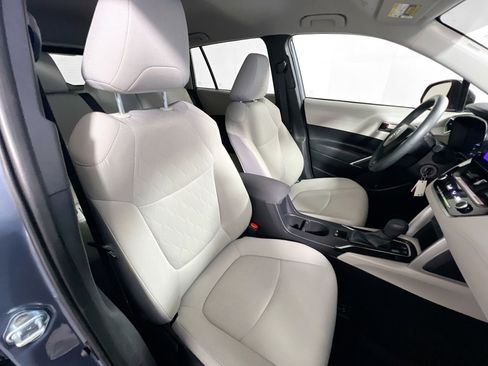 Used 2024 Toyota Corolla Cross L image 30