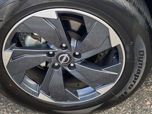 Used 2024 Nissan Rogue SV image 28