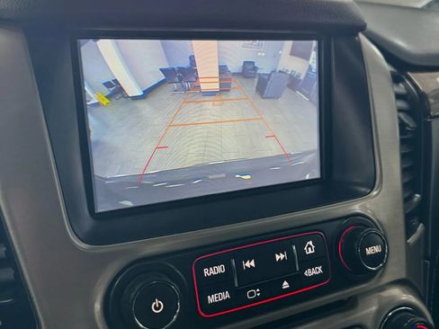 Used 2016 GMC Yukon Denali w/ Enhanced Security Package image 30