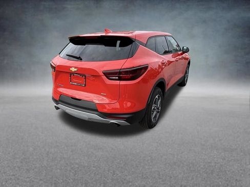 Used 2025 Chevrolet Blazer LT AWD/4WD image 5