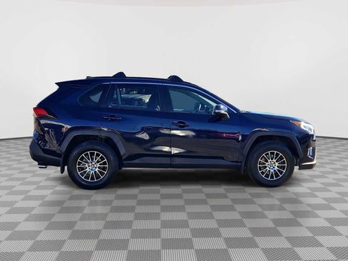 Used 2019 Toyota RAV4 XLE image 9