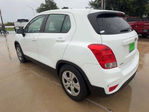 Used 2018 Chevrolet Trax LS FWD image 6