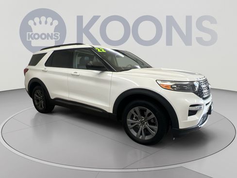 Used 2022 Ford Explorer XLT w/ Equipment Group 202A AWD/4WD image 10