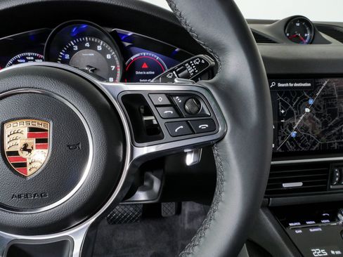 Certified 2023 Porsche Cayenne AWD/4WD image 10