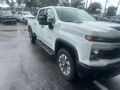 Used 2026 Chevrolet Silverado 2500 Custom RWD image 2