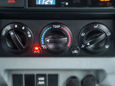 Used 2014 Toyota Tacoma PreRunner w/ Convenience Package RWD image 23