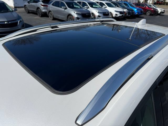 Used 2023 Chevrolet Equinox Premier AWD/4WD image 9