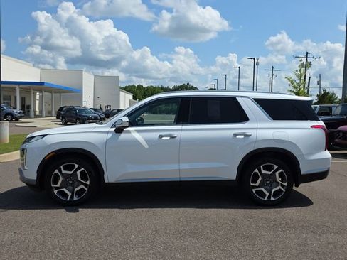 Used 2023 Hyundai Palisade SEL FWD image 6