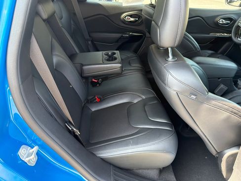 Used 2021 Jeep Cherokee Latitude Plus FWD image 16