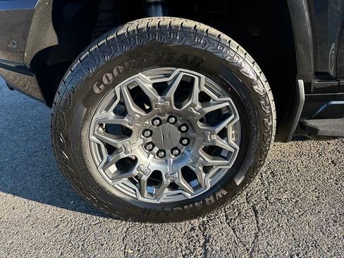 New 2025 GMC Hummer EV 3X AWD/4WD image 18