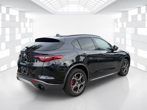 Used 2022 Alfa Romeo Stelvio Ti AWD/4WD image 7