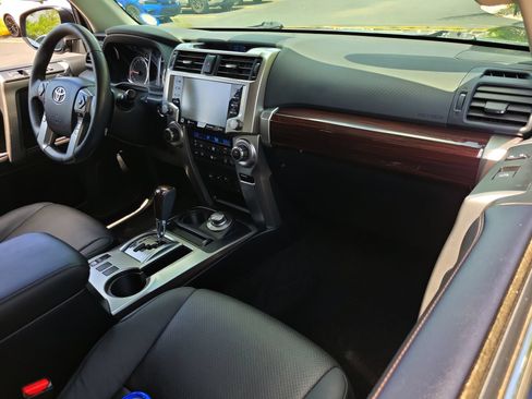 Used 2022 Toyota 4Runner Limited AWD/4WD image 13