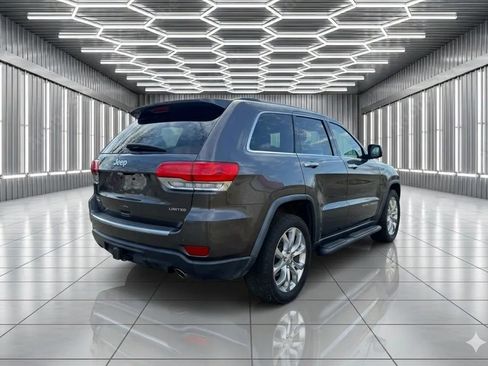 Used 2014 Jeep Grand Cherokee Limited w/ Trailer Tow Group IV AWD/4WD image 3