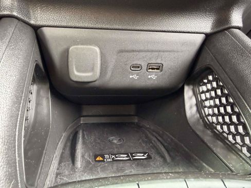 Used 2024 Chevrolet TrailBlazer RS w/ Convenience Package AWD/4WD image 21