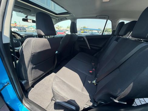 Used 2016 Toyota RAV4 XLE AWD/4WD image 17