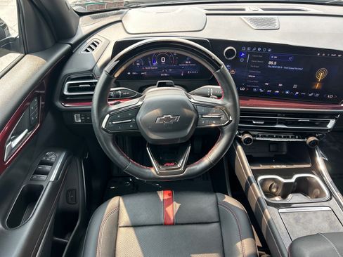 Used 2024 Chevrolet Traverse RS w/ LPO, Floor Liner Package AWD/4WD image 5