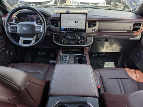 Used 2024 Ford Expedition Max Limited AWD/4WD image 32