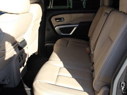 Used 2016 Nissan Titan SL image 15