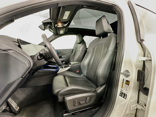 Used 2025 BMW X3 xDrive30i AWD/4WD image 4