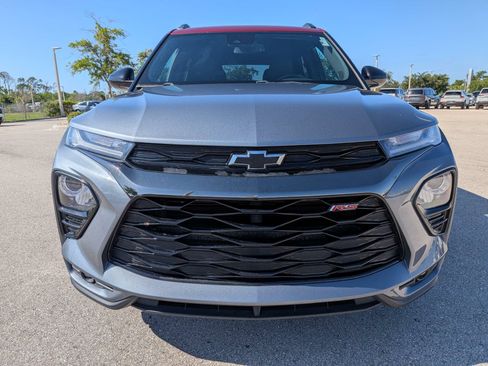 Used 2021 Chevrolet TrailBlazer RS w/ Technology Package FWD image 3