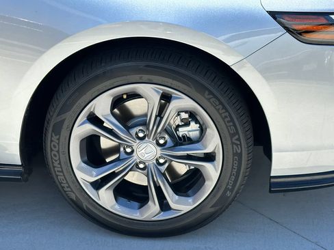 Used 2025 Honda Accord EX-L image 15