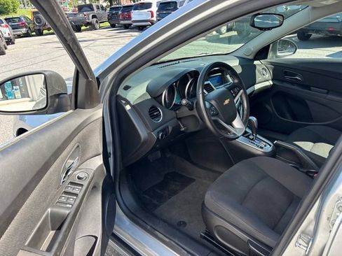 Used 2013 Chevrolet Cruze LT FWD image 11