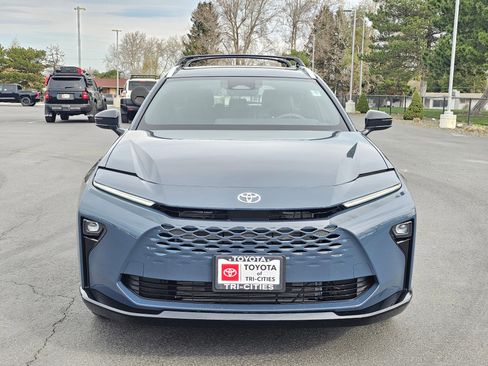 New 2026 Toyota Crown Signia w/ Tow-Hitch Package (TMS) AWD/4WD image 7